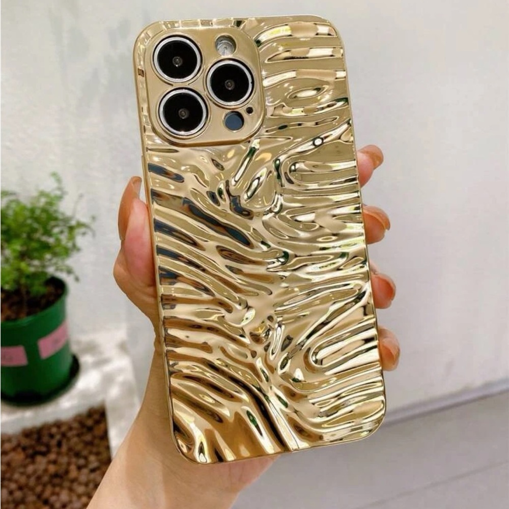 Trendy iPhone Case 📱